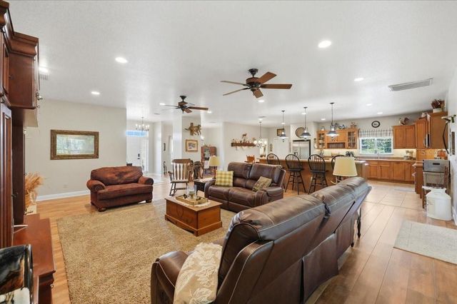 8404 MATHEWS ROAD, Lakeland, FL 33809