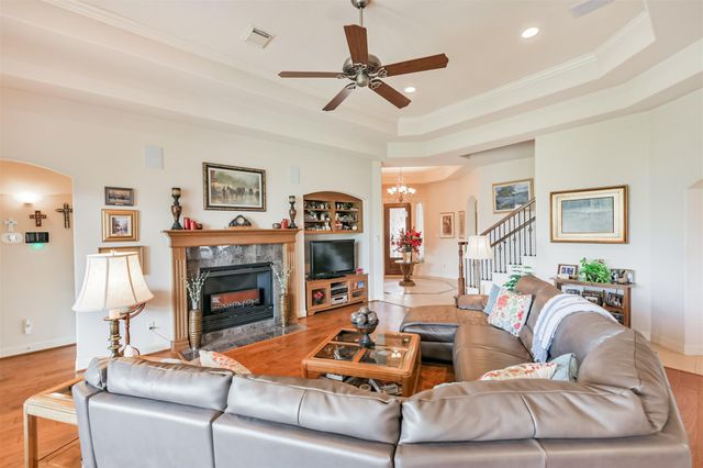 835 Lake Grayson Drive, Katy, TX 77494