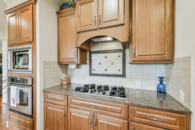 835 Lake Grayson Drive, Katy, TX 77494