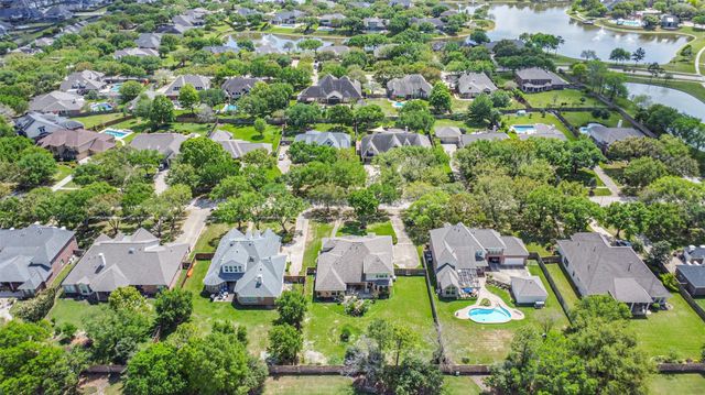 835 Lake Grayson Drive, Katy, TX 77494