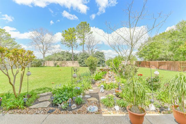 835 Lake Grayson Drive, Katy, TX 77494