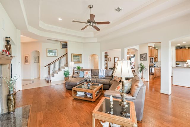 835 Lake Grayson Drive, Katy, TX 77494