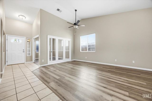 10110 Pyramid Peak Drive, Bakersfield, CA 93311