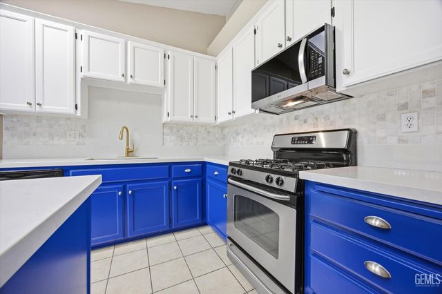 10110 Pyramid Peak Drive, Bakersfield, CA 93311