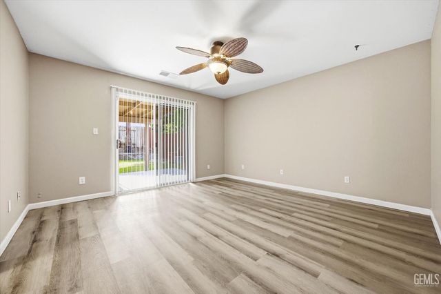 10110 Pyramid Peak Drive, Bakersfield, CA 93311