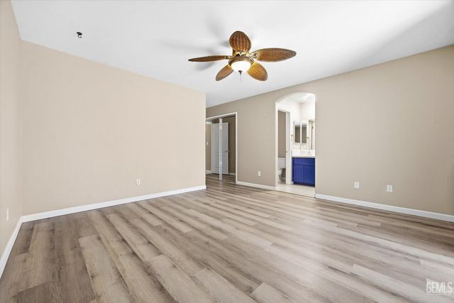 10110 Pyramid Peak Drive, Bakersfield, CA 93311