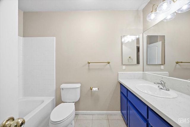 10110 Pyramid Peak Drive, Bakersfield, CA 93311