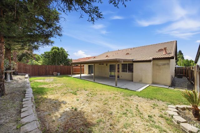 10110 Pyramid Peak Drive, Bakersfield, CA 93311
