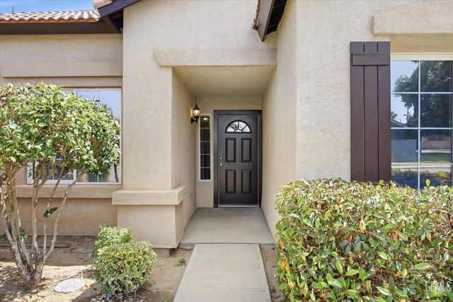 10110 Pyramid Peak Drive, Bakersfield, CA 93311