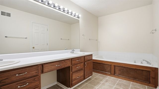 120 Linden Ct, Seven Fields Boro, PA 16046