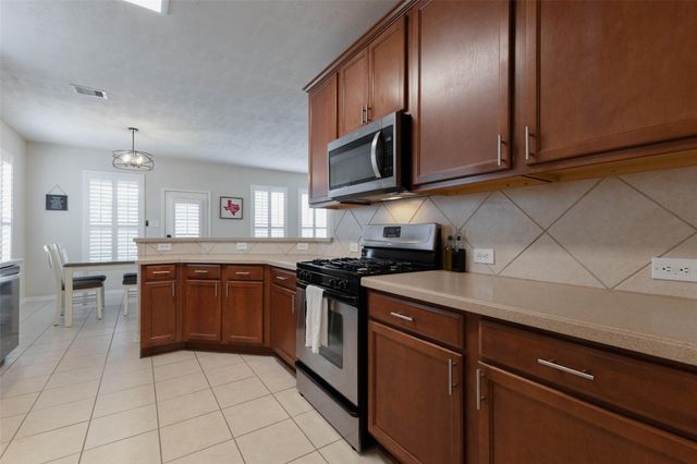 2803 Lakecrest Forest Drive, Katy, TX 77493