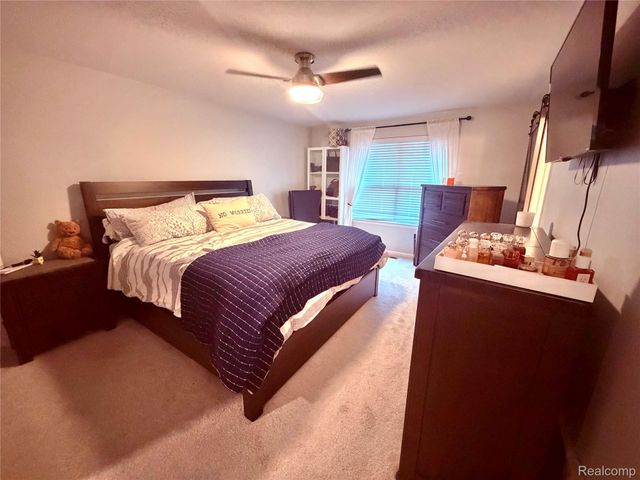 58143 Sunflower Circle S, Lyon Charter Township, MI 48165