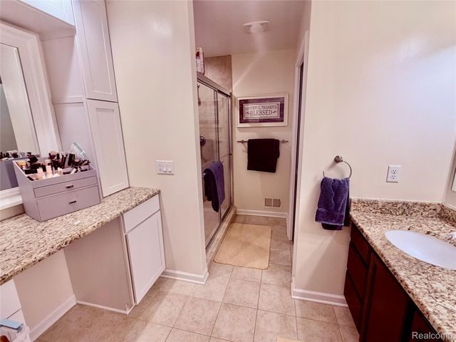 58143 Sunflower Circle S, Lyon Charter Township, MI 48165