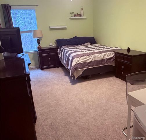 58143 Sunflower Circle S, Lyon Charter Township, MI 48165