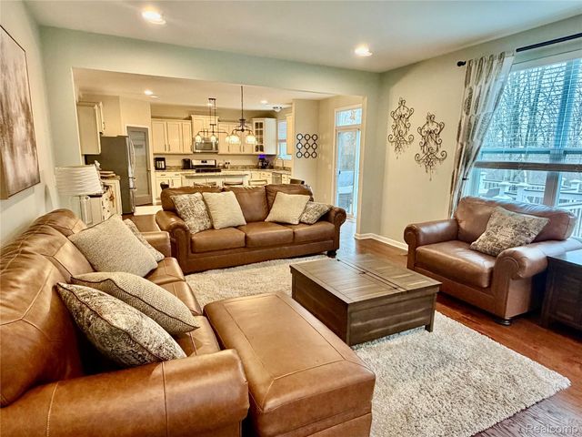 58143 Sunflower Circle S, Lyon Charter Township, MI 48165