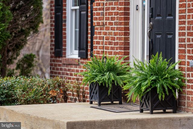 1096 LIBERTY MEETING CT, Herndon, VA 20170