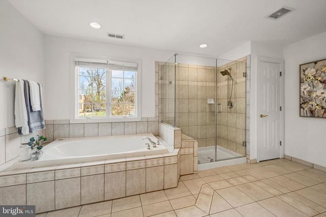 1096 LIBERTY MEETING CT, Herndon, VA 20170