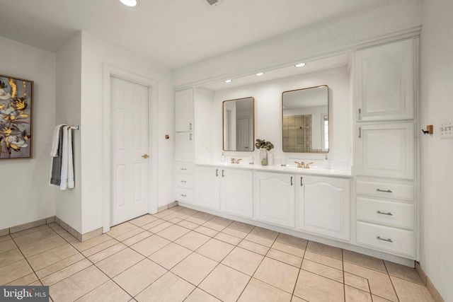 1096 LIBERTY MEETING CT, Herndon, VA 20170