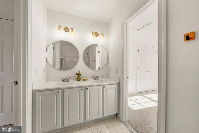 1096 LIBERTY MEETING CT, Herndon, VA 20170