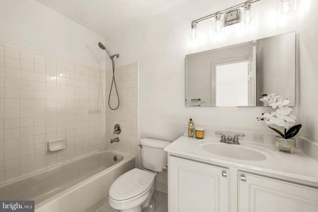 1096 LIBERTY MEETING CT, Herndon, VA 20170