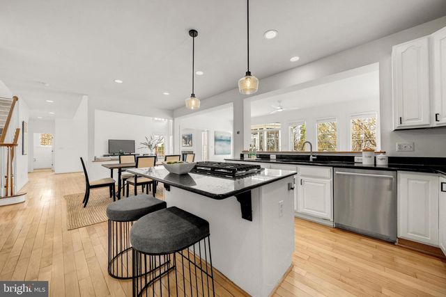 1096 LIBERTY MEETING CT, Herndon, VA 20170