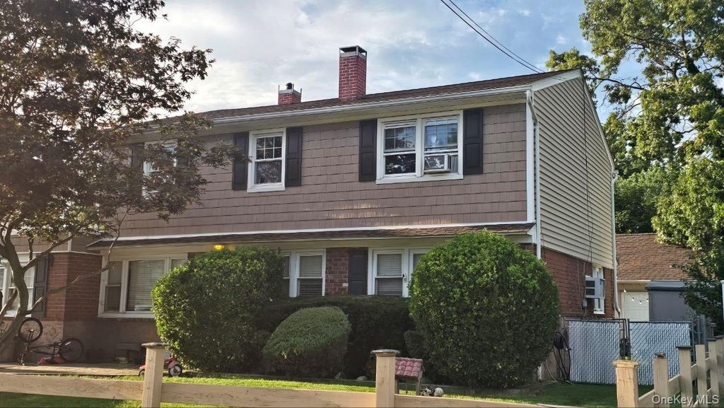 81 Baltimore Avenue, Massapequa, NY 11758 — exterior