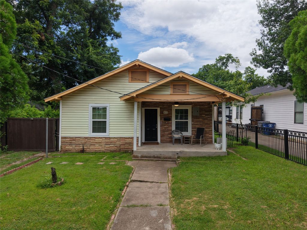 611 Wayne Street, Dallas, TX 75223