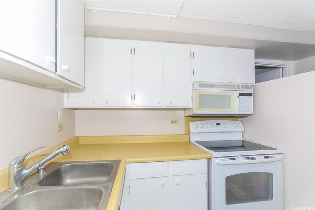 2525 Date Street 1501, Honolulu, HI 96826