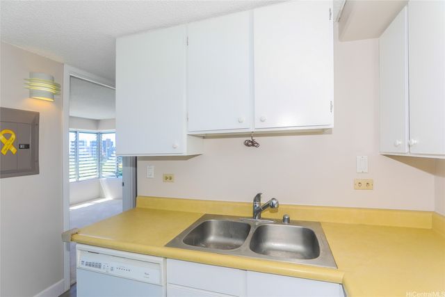 2525 Date Street 1501, Honolulu, HI 96826