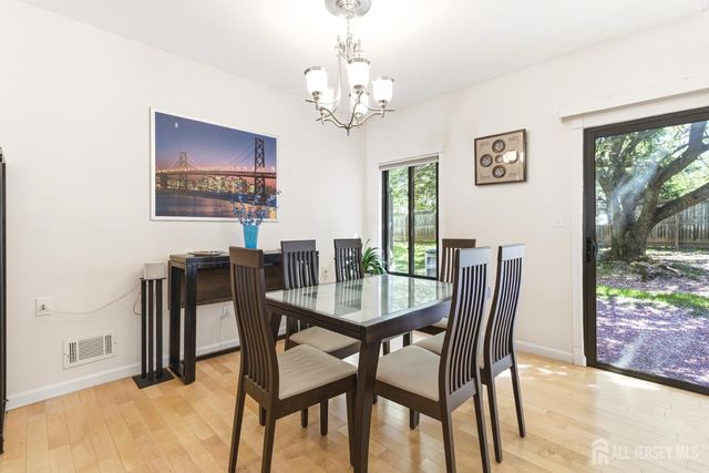 98 Park Gate Drive, Edison, NJ 08820