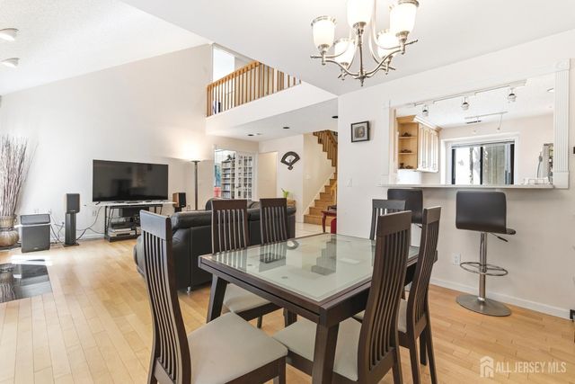 98 Park Gate Drive, Edison, NJ 08820