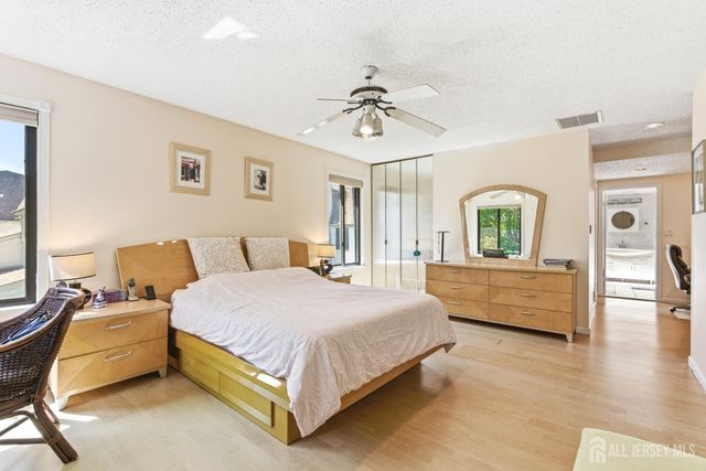 98 Park Gate Drive, Edison, NJ 08820
