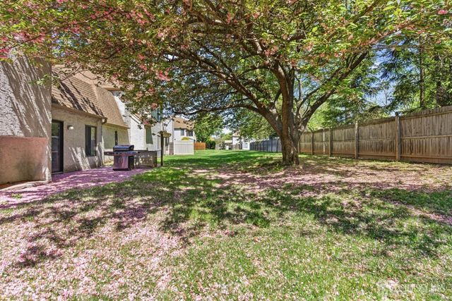 98 Park Gate Drive, Edison, NJ 08820
