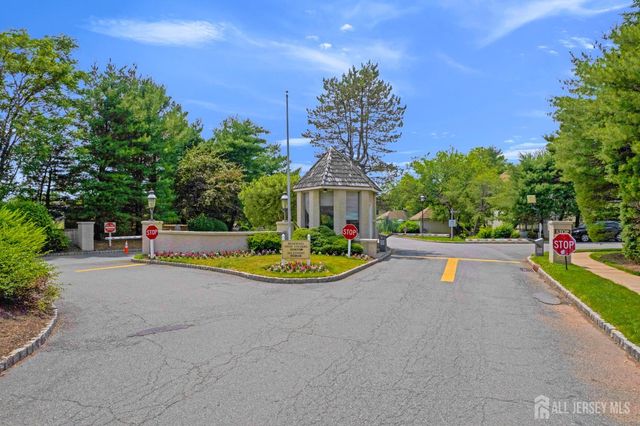 98 Park Gate Drive, Edison, NJ 08820