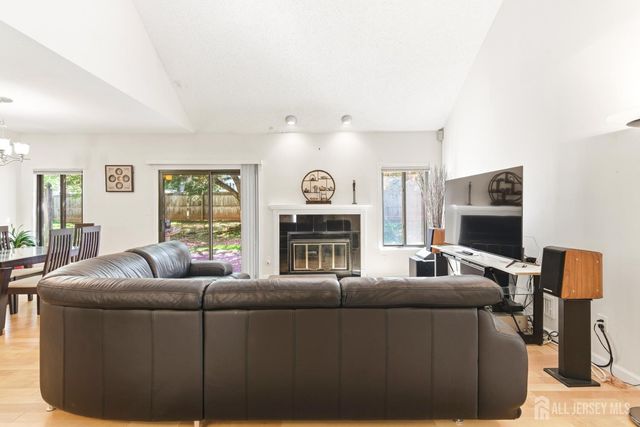 98 Park Gate Drive, Edison, NJ 08820