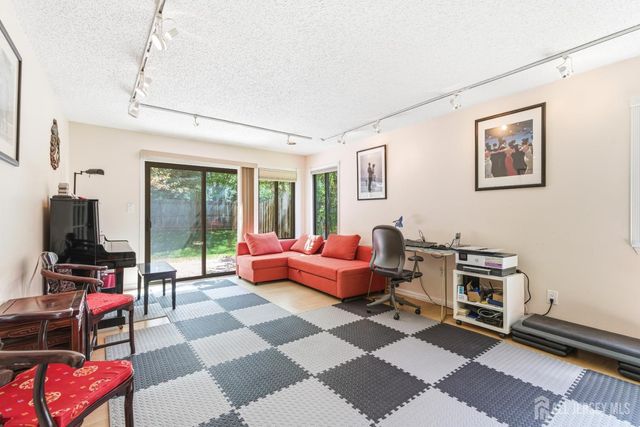 98 Park Gate Drive, Edison, NJ 08820