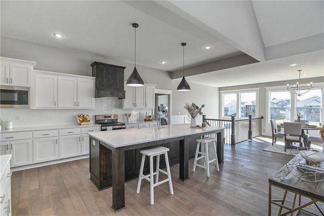 23811 W 59th Terrace, Shawnee, KS 66226