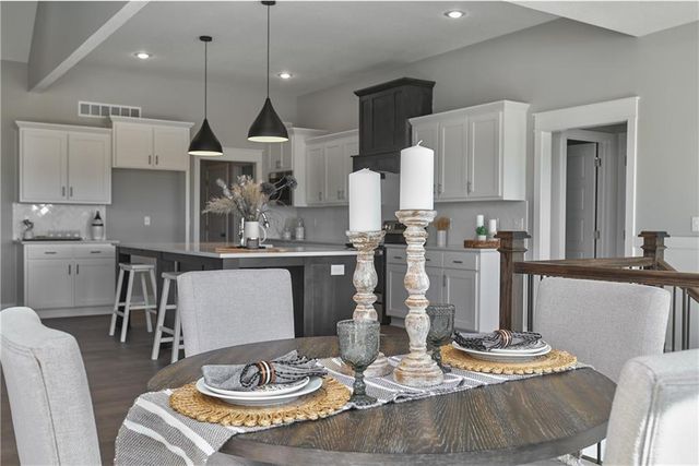 23811 W 59th Terrace, Shawnee, KS 66226