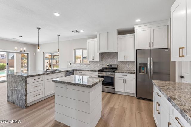 2935 E CATHY Drive, Gilbert, AZ 85296