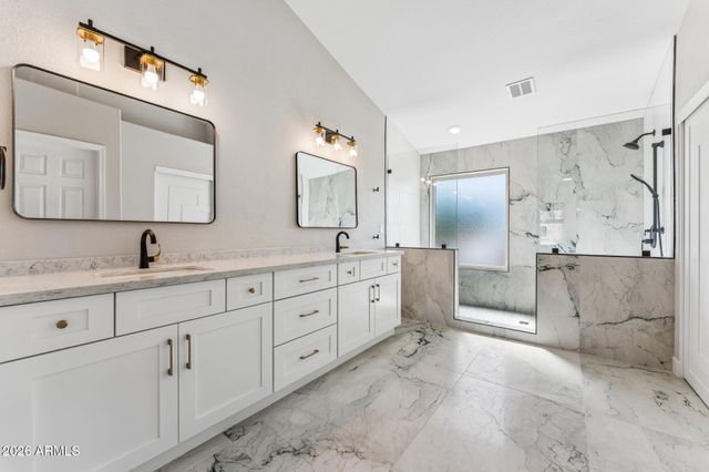 2935 E CATHY Drive, Gilbert, AZ 85296