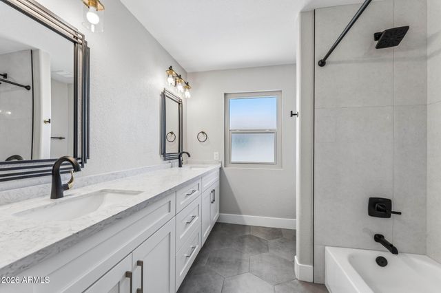 2935 E CATHY Drive, Gilbert, AZ 85296