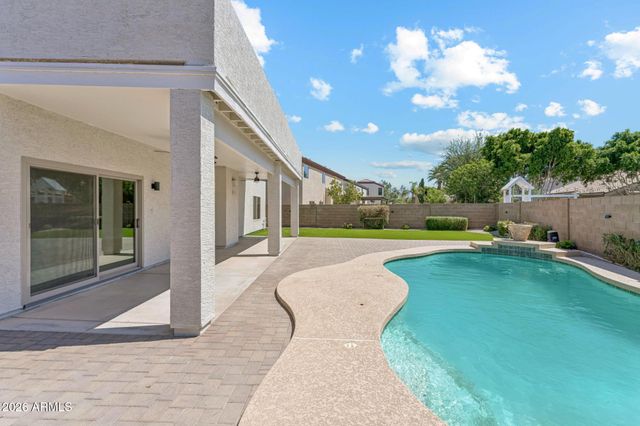 2935 E CATHY Drive, Gilbert, AZ 85296