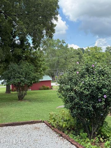 1132 Jones St, Athens, TN 37303