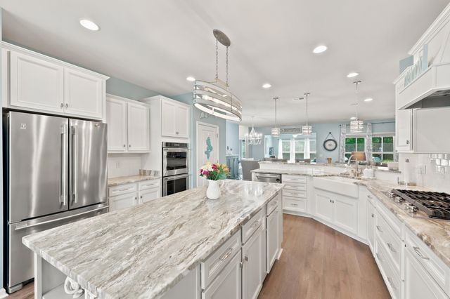 206 Three Oak Ln., Conway, SC 29526