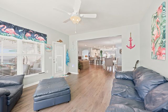 206 Three Oak Ln., Conway, SC 29526