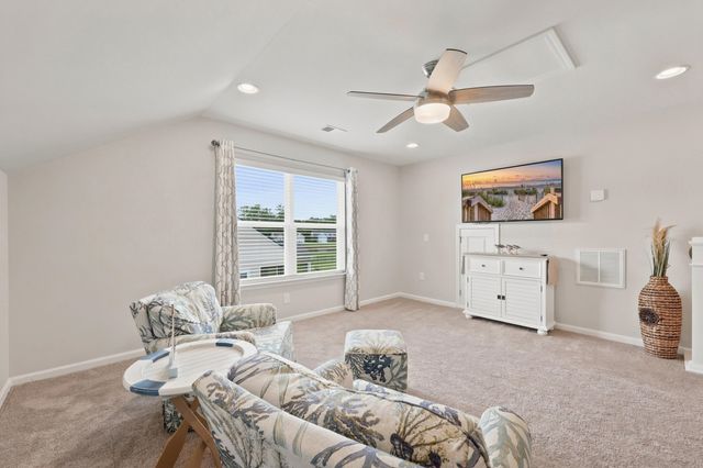206 Three Oak Ln., Conway, SC 29526