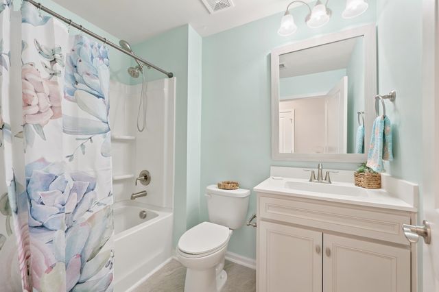 206 Three Oak Ln., Conway, SC 29526