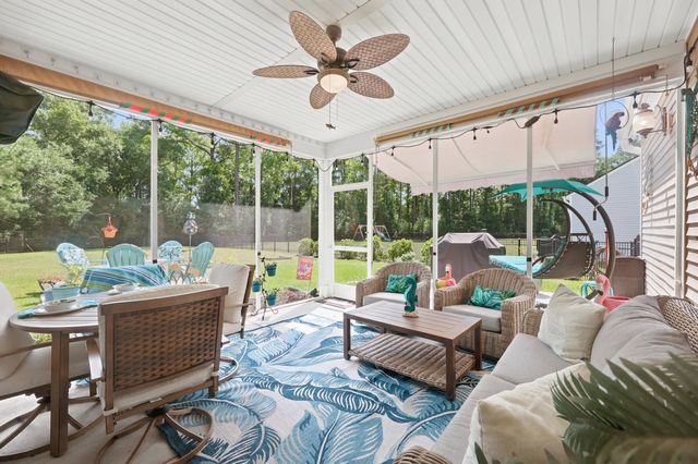 206 Three Oak Ln., Conway, SC 29526
