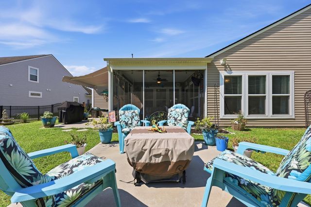 206 Three Oak Ln., Conway, SC 29526