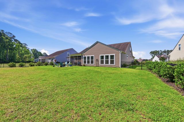 206 Three Oak Ln., Conway, SC 29526